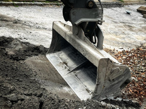 Kopeček z hradeckého Velkého náměstí bude opět průjezdný v polovině srpna