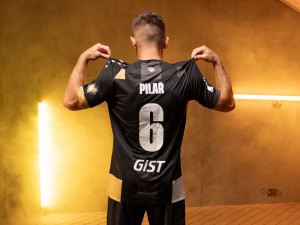 ANKETA: Hradečtí fotbalisté představují nové dresy pro sezónu 2024/25. Jak se vám líbí?