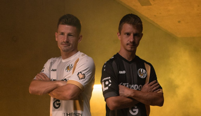 ANKETA: Hradečtí fotbalisté představují nové dresy pro sezónu 2024/25. Jak se vám líbí?