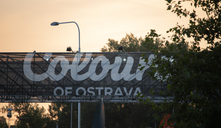 Čtyři dny plné hudby se chýlí ke konci. Festival Colours of Ostrava přivezl světová jména a desetitisíce lidí