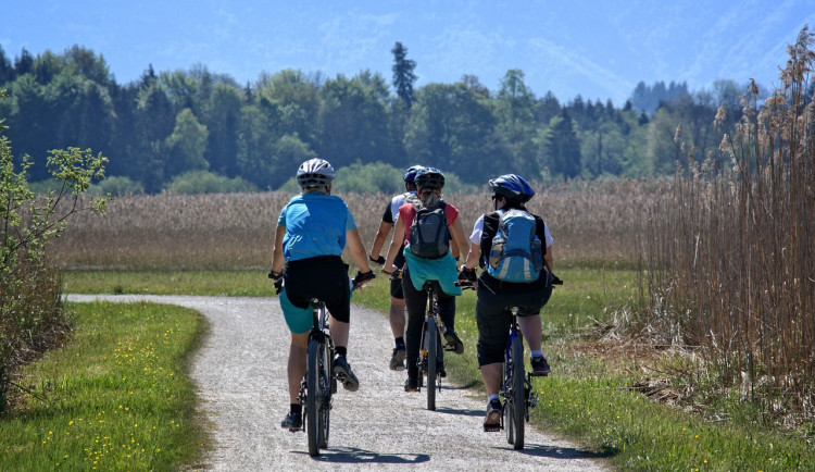 Přes polovinu úrazů na kole se stane během léta. Některé končí tragicky