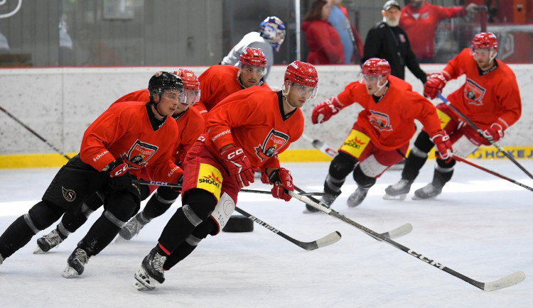 Hokejisté Hradce Králové se začali připravovat na ledě bez zraněného Klímy