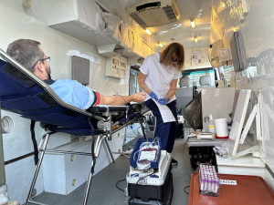 Česká republika potřebuje dárce krve a kostní dřeně, chybí jich tisíce. Chodí raději prodávat plazmu