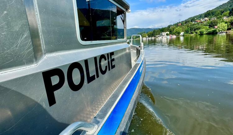 Majitelé lodí pravidla v kraji dodržují, potvrdila policejní akce na Rozkoši