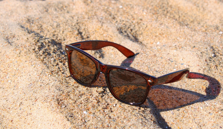 Během víkendu bychom měli překonat tropickou třicítku. Pršet by mělo jen na horách