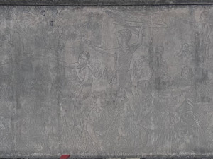 Obnova historického sgraffita oživila průčelí Dětské kliniky v Hradci Králové