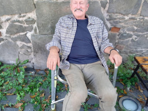 Filmaři obsadili Kunětickou horou. Natáčí tam rodinnou komedii Léto s Evženem