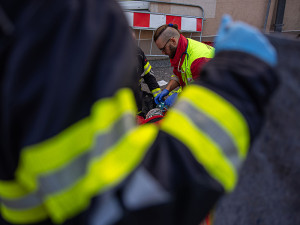 Na Rychnovsku se srazila motorka s autem. Zemřel šestnáctiletý motorkář