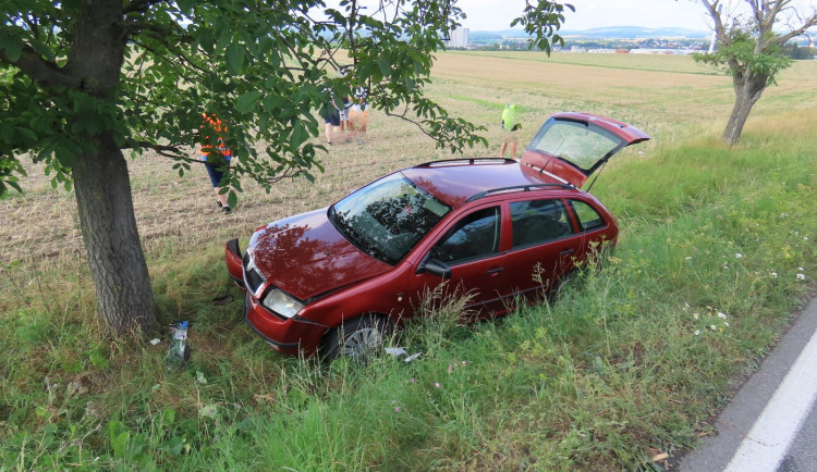 Řidič nezvládl řízení a skončil v příkopu. Nikdy neměl řidičský průkaz