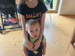 Rodina se stará o dvě handicapované děti. Do péče chce přijmout další, potřebuje ale pomoct