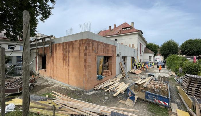 I přes komplikace je rekonstrukce jičínské knihovny Václava Čtvrtka v polovině