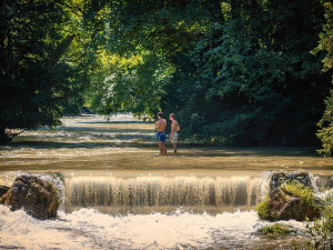 Léto ještě nekončí. V hradeckém kraji nás čekají další tropické dny