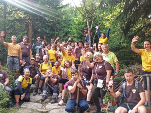 Dobrovolníci se pustili do oživení turistických stezek v Krkonoších