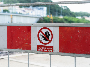 Další hradecké ulice se dočkají oprav, stavbaří naberou směr Pouchov