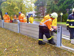 Hladina Labe přesáhla třetí povodňový stupeň. Situace se přes noc může zhoršit