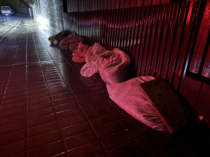 Hradec Králové nechal na ohrožená místa přesunout pytle s pískem. Město budou hlídat drony