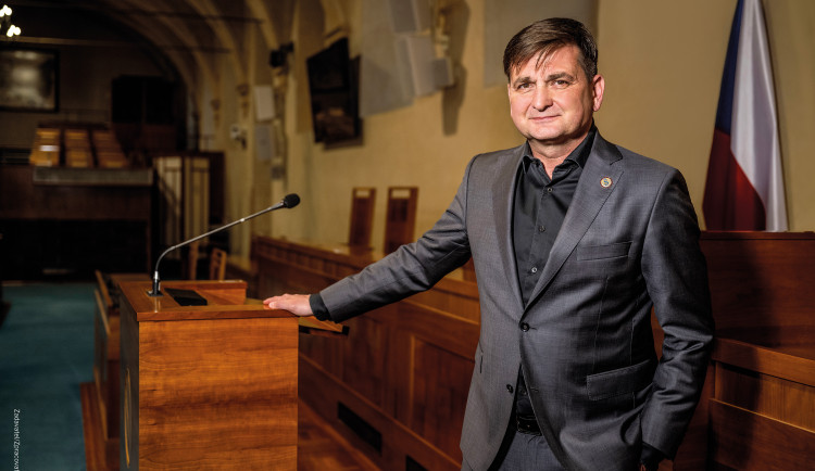 Jsem zvyklý vše odpracova, neuhýbat před problémy a dotahovat věci do konce