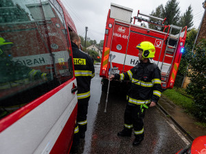 Hasiči v hradeckém kraji dnes zasahovali kvůli počasí u více než 210 událostí