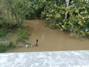 V hradeckém kraji platí osm třetích povodňových stupňů. 25 tisíc domácností je bez proudu