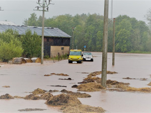 Za poslední hodiny se situace v Královéhradeckém kraji zhoršila. Povodňový stav je na 12 místech
