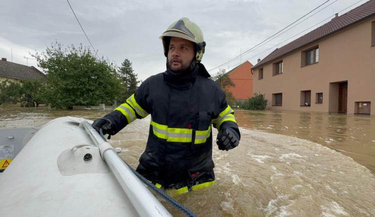 Jihlava pošle do obcí postižených povodněmi milion korun. Ruku k dílu přiloží i jihlavští dobrovolní hasiči