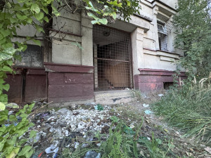 Hradecký Holubí dům: Od československé výpravny ke squatu, který půjde k zemi