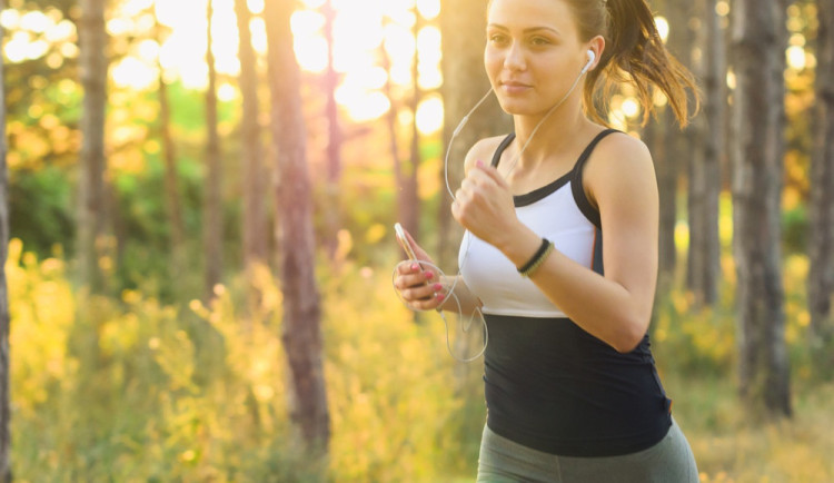 Jak zůstat v kondici? Pohyb, vyvážená strava a zbavení se nezdravých návyků