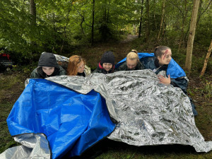 FOTO: Záchranáři cvičili v Prachovských skalách. Vyjíždělo se k třem desítkám zřícených turistů