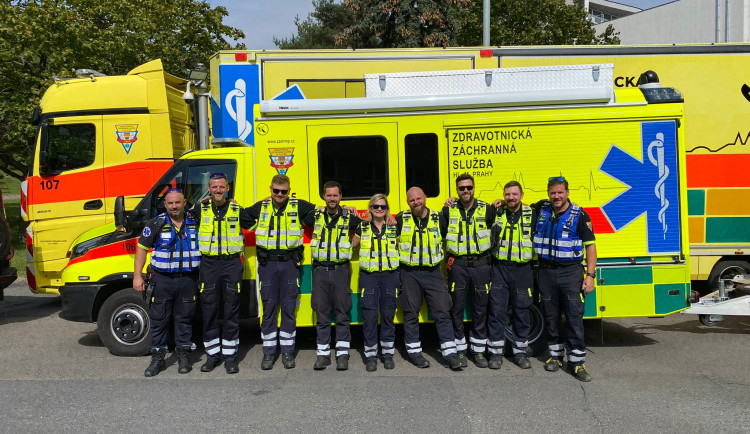 Pražští záchranáři pomohli po povodních na Jesenicku desítkám lidí. Předepisovali ztracené léky, řešili ale i infarkt