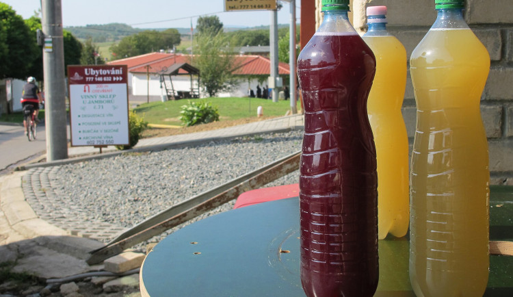 Burčáková sezóna se chýlí ke konci. Letos končí kvůli počasí dřív než obvykle