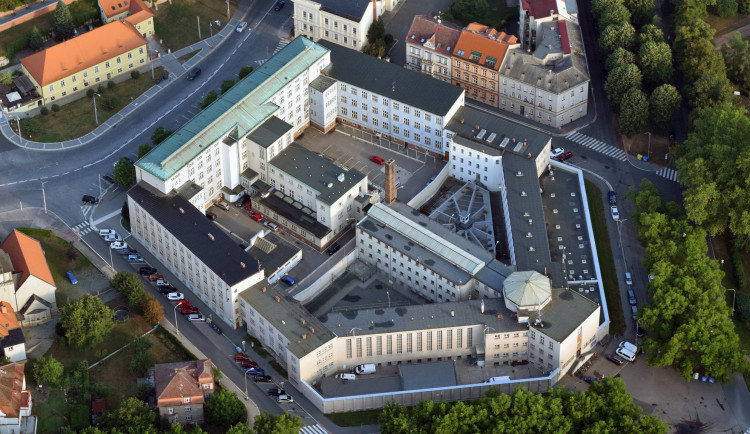 Soud rehabilitoval za nezákonné zatčení a stíhání faráře Toufara umučeného