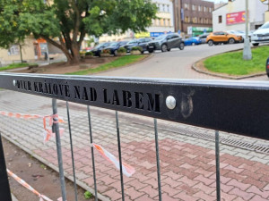 Nové zastřešení zastávky i letní scéna. Participativní rozpočet mění tvář Dvora