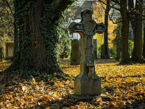 Na Dušičky nechá Hradec Králové své hřbitovy otevřené déle