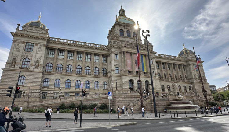 Národní muzeum přesunulo den otevřených dveřích. Bojí se kvůli demonstraci za odstranění ukrajinské vlajky