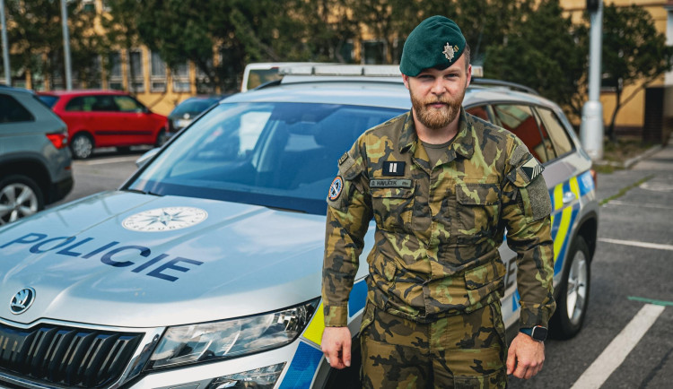 Mám rád výzvy a stát se policistou je jednou z nich, říká youtuber Ondřej Havlíček