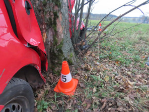 FOTO: Těžká nehoda na Rychnovsku. Vrtulníky transportovaly zraněné do nemocnic