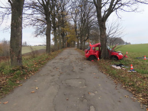 FOTO: Těžká nehoda na Rychnovsku. Vrtulníky transportovaly zraněné do nemocnic