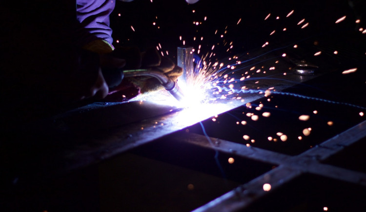 Česká průmyslová produkce v září 2024 meziročně vzrostla: Růst táhla motorová vozidla