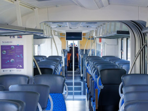 Vlaková výluka mezi Hradcem Králové a Jaroměří. Cestující budou muset autobusem