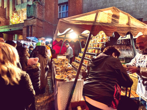 Za týden zavoní před hradeckým muzeem svařák a trdelník, začnou adventní trhy