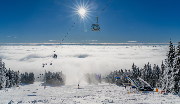 Krkonošské skiareály lákají letos na levnější lyžování a sníh za skoro každé situace