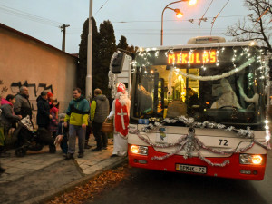 JÍZDNÍ ŘÁD: Do ulic Hradce Králové znovu vyjede Mikulášský trolejbus