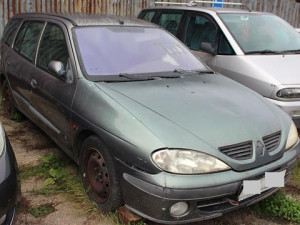 Autovraky z ulic Jičína mizí, město jich letos odstranilo už osm