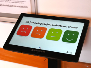 Terminály spokojenosti zhodnotí chování hradeckých úředníků a jejich služeb