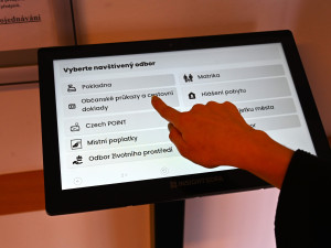 Terminály spokojenosti zhodnotí chování hradeckých úředníků a jejich služeb