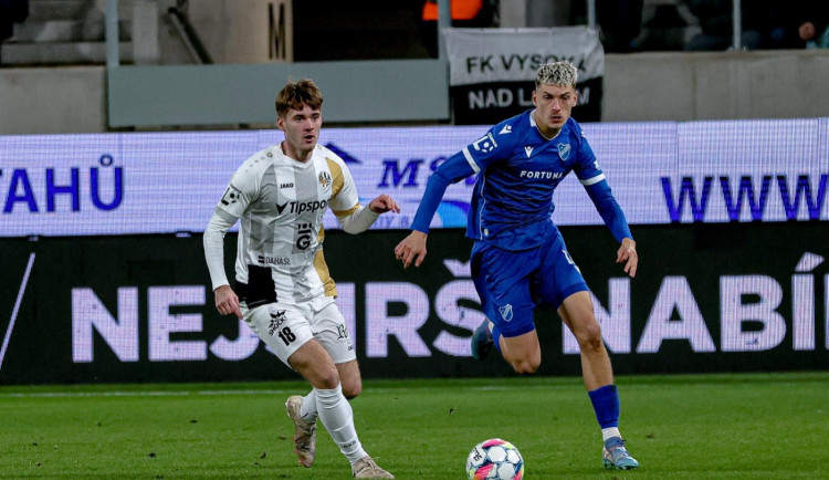 Fotbalisté hráli  nadstandardně, rozhodla červená, zhodnotil po prohře kouč Votroků Horejš