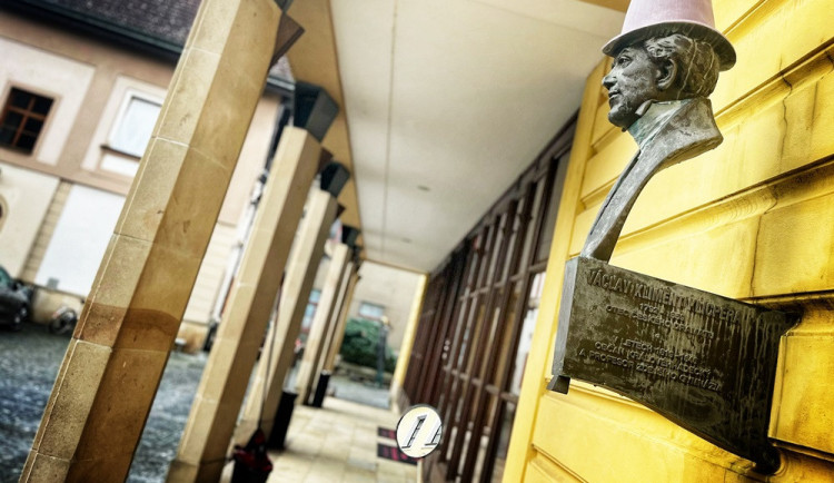 Klicperovo divadlo vzdává hold Zuzaně Navarové: Emotivní premiéra spojí hudbu, divadlo a projekce