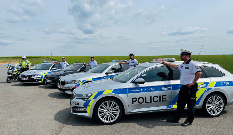 Dálniční policie v Královéhradeckém kraji hledá nové posily.