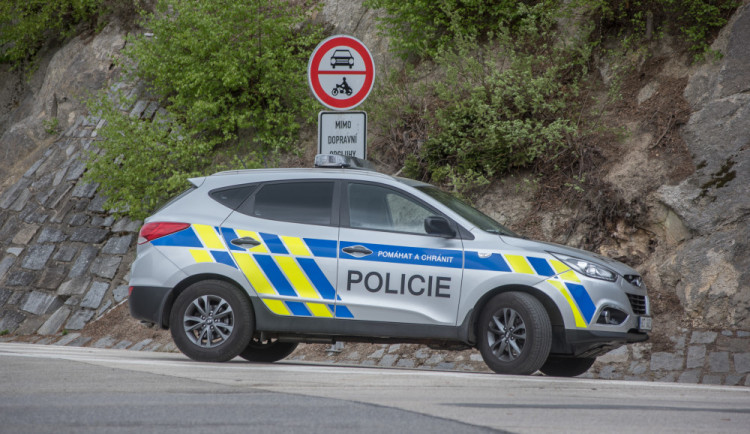 Policie vyloučila v případu mrtvého manažera e-shopu s kytarami cizí zavinění