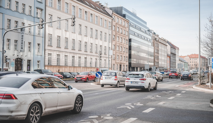 Uber spustil službu jízd pro teenagery. Zodpovědnost za jejich bezpečí nesou rodiče, říká policie